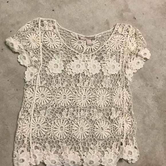 Flower shirt thingy? - Picture 1 of 3